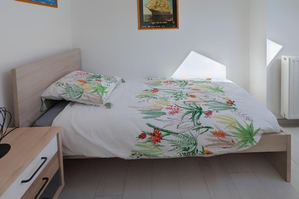 Appartement Pour 3 Personnes Sur La Plage Les Pieds Dans Leau Plonévez-Porzay Exteriör bild